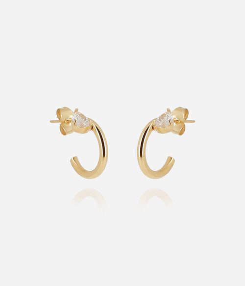 Boucles d'oreilles Laureto ZAG créoles dorées au zirconium hypoallergénique porté