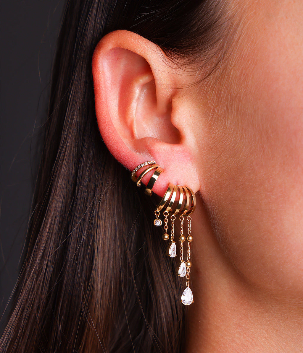 Détail de la cascade de pendentifs des boucles Maria Zag, acier hypoallergénique