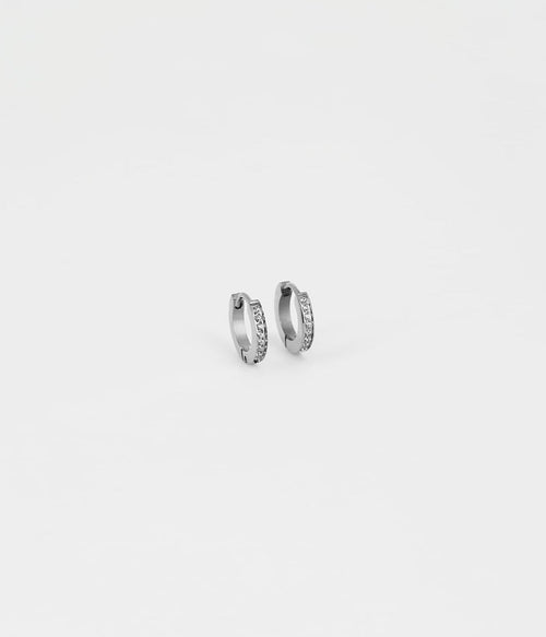 Boucles d'oreilles Rita ZAG mini-créoles acier inoxydable au zirconium hypoallergénique porté