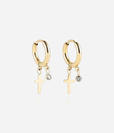 Boucles d'oreilles Lucky Spirit ZAG multi-créoles acier doré hypoallergénique trèfle zirconiums porté