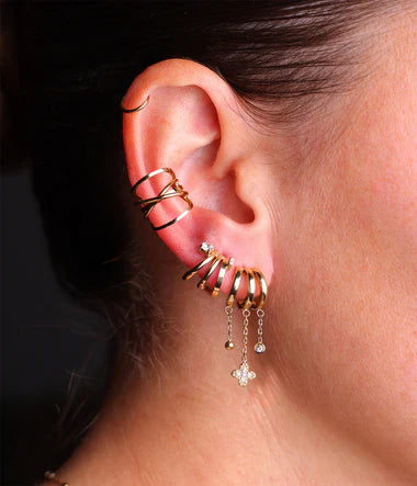 Zag boucles d'oreilles trèfle dorées", "créoles trèfle zirconium", "bijoux trèfle porte-bonheur