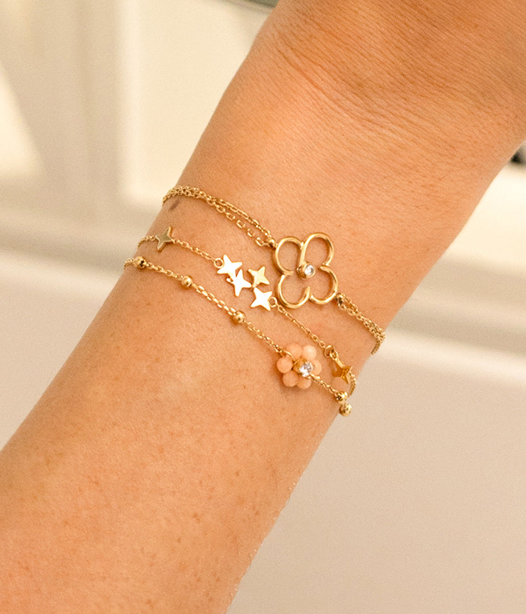 Détail des étoiles du bracelet Massimo Zag, acier hypoallergénique