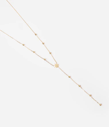 Collier Isaac ZAG – Étoile du Nord acier doré or fin, vue face au décolleté. Les Tendances de Charlotte, Saint-Quentin.