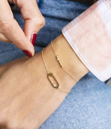 Bracelet Muri ZAG – Design architectural perles et zircon porté au poignet